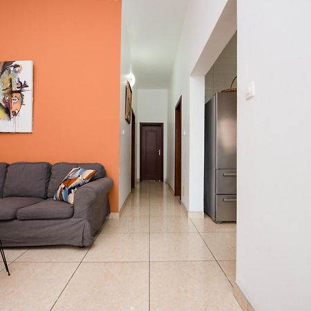 Appartement Charmant Et Lumineux Pointe Noire Exterior photo