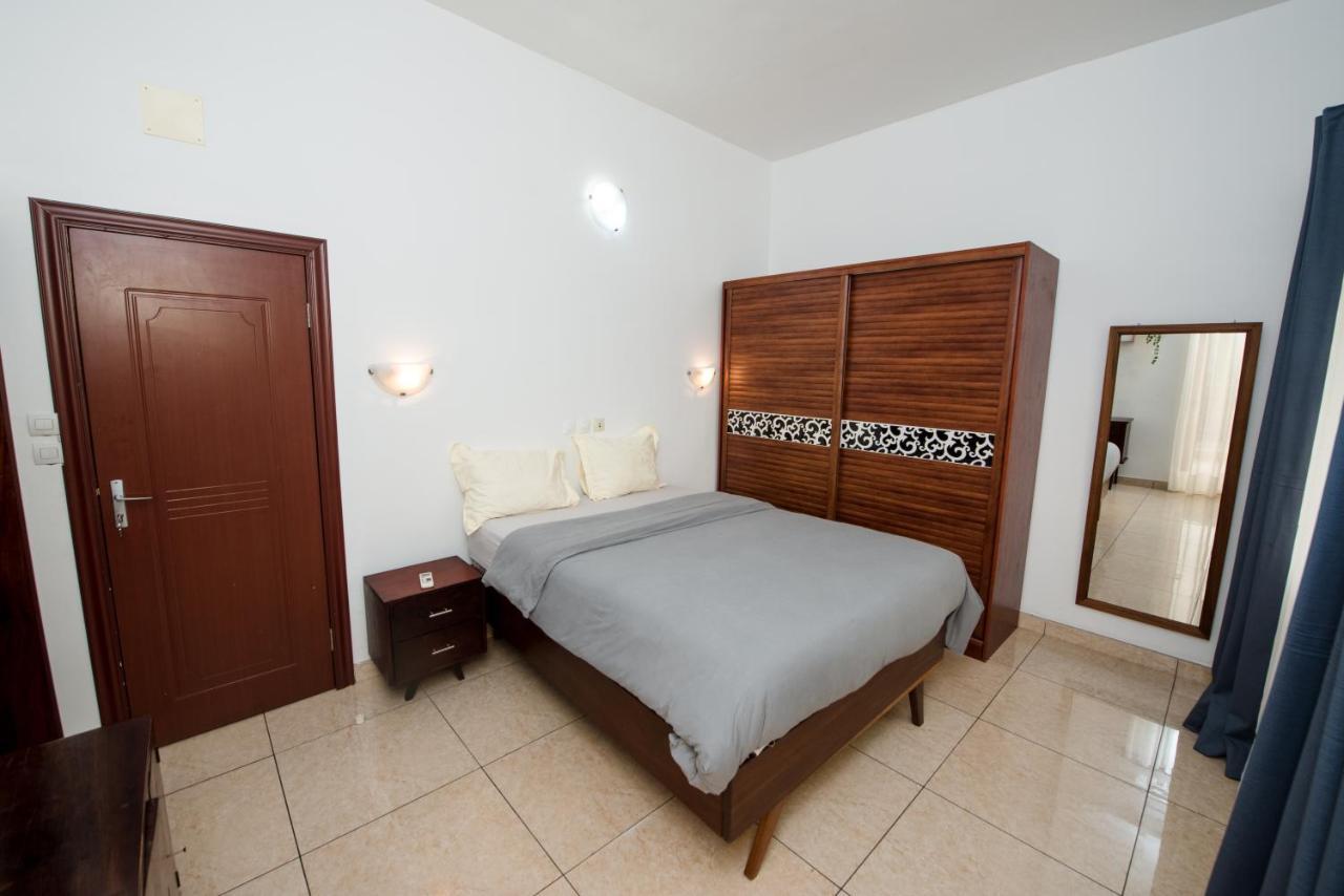 Appartement Charmant Et Lumineux Pointe Noire Exterior photo